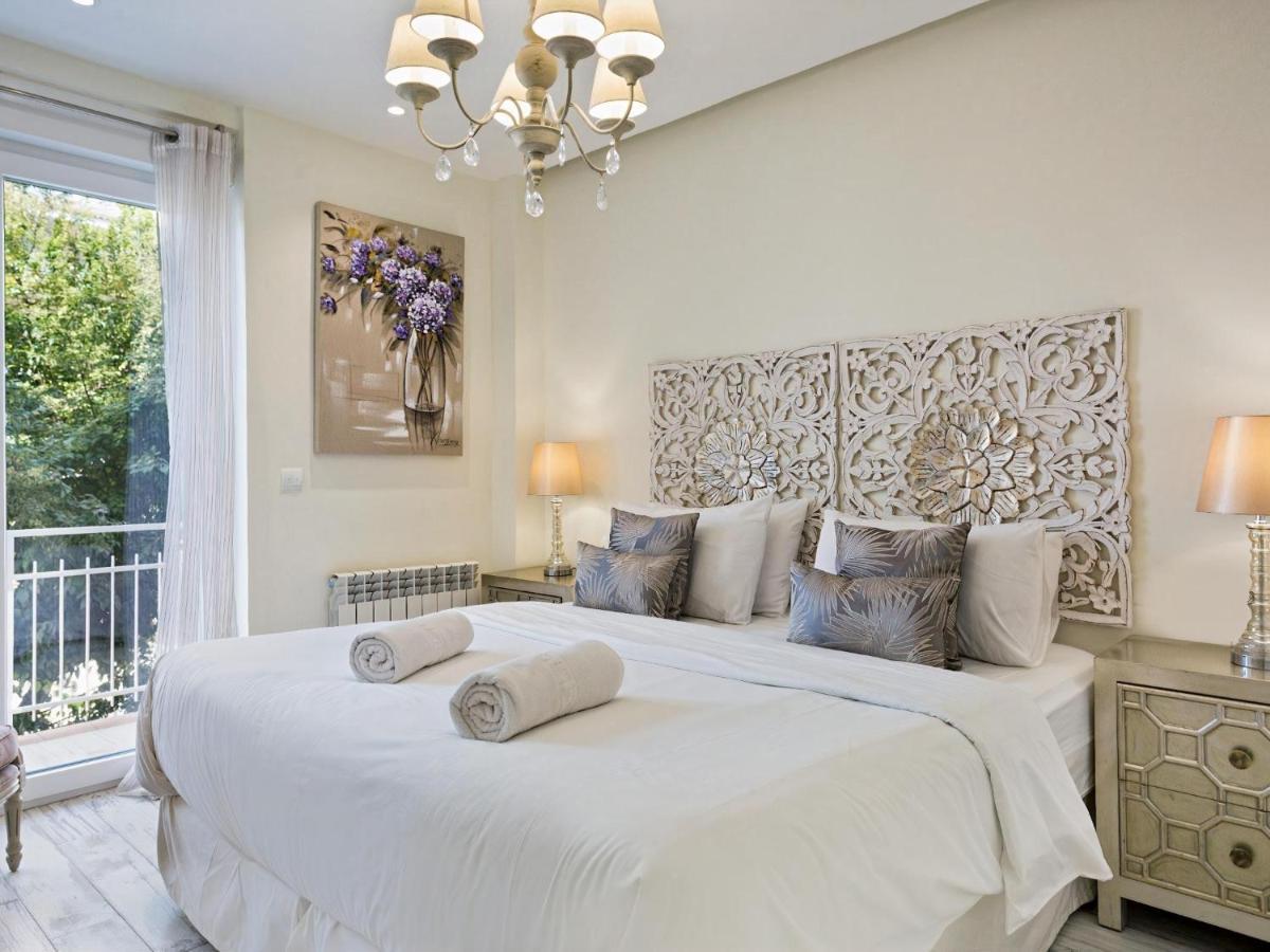 Sitges Spaces Mediterranean Apartments 4 Bedroom, 4 Bathroom, Huge Terrace, Jacuzzi- Sleeps 9 Dış mekan fotoğraf