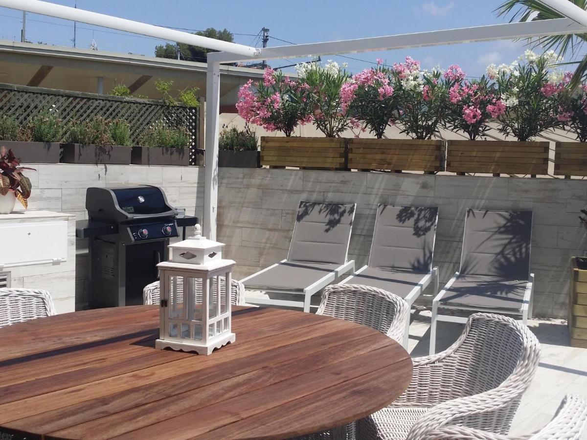 Sitges Spaces Mediterranean Apartments 4 Bedroom, 4 Bathroom, Huge Terrace, Jacuzzi- Sleeps 9 Dış mekan fotoğraf