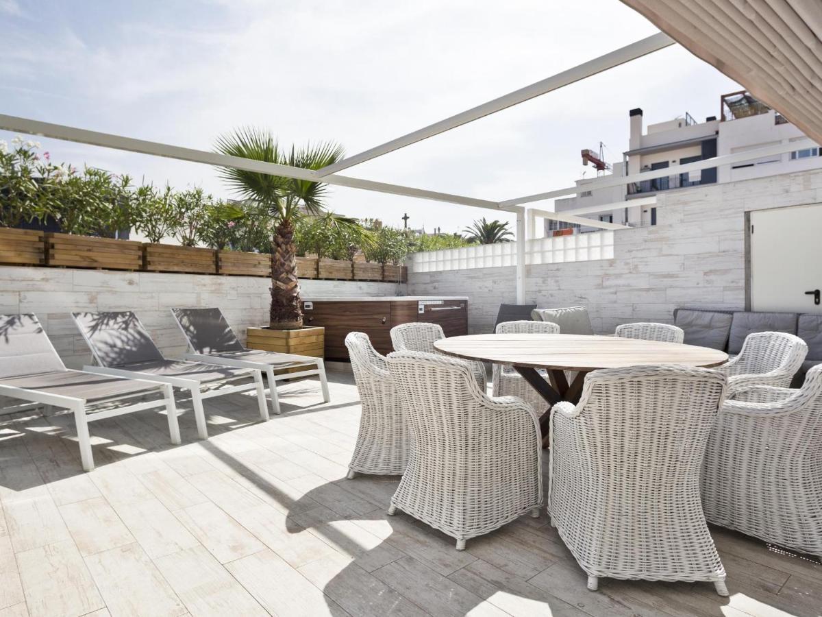 Sitges Spaces Mediterranean Apartments 4 Bedroom, 4 Bathroom, Huge Terrace, Jacuzzi- Sleeps 9 Dış mekan fotoğraf