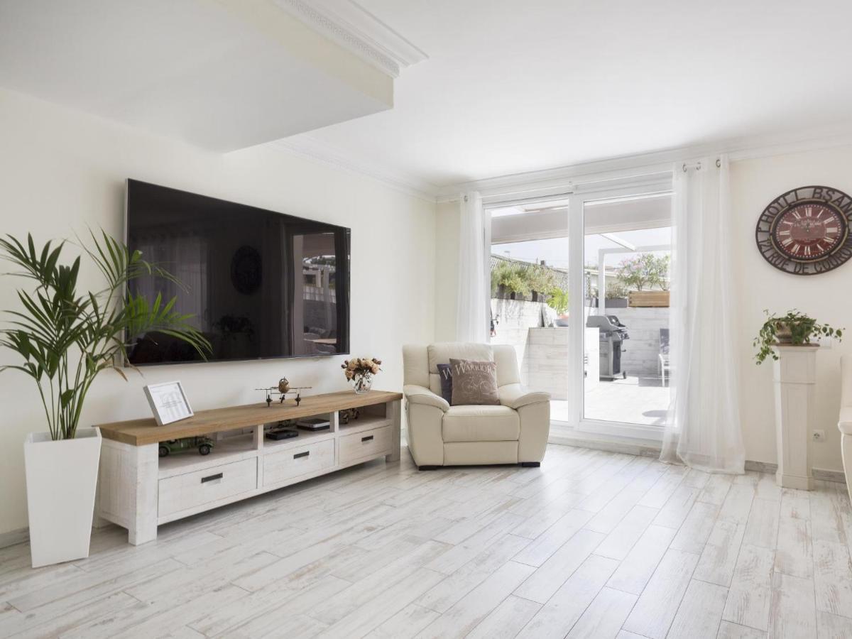 Sitges Spaces Mediterranean Apartments 4 Bedroom, 4 Bathroom, Huge Terrace, Jacuzzi- Sleeps 9 Dış mekan fotoğraf
