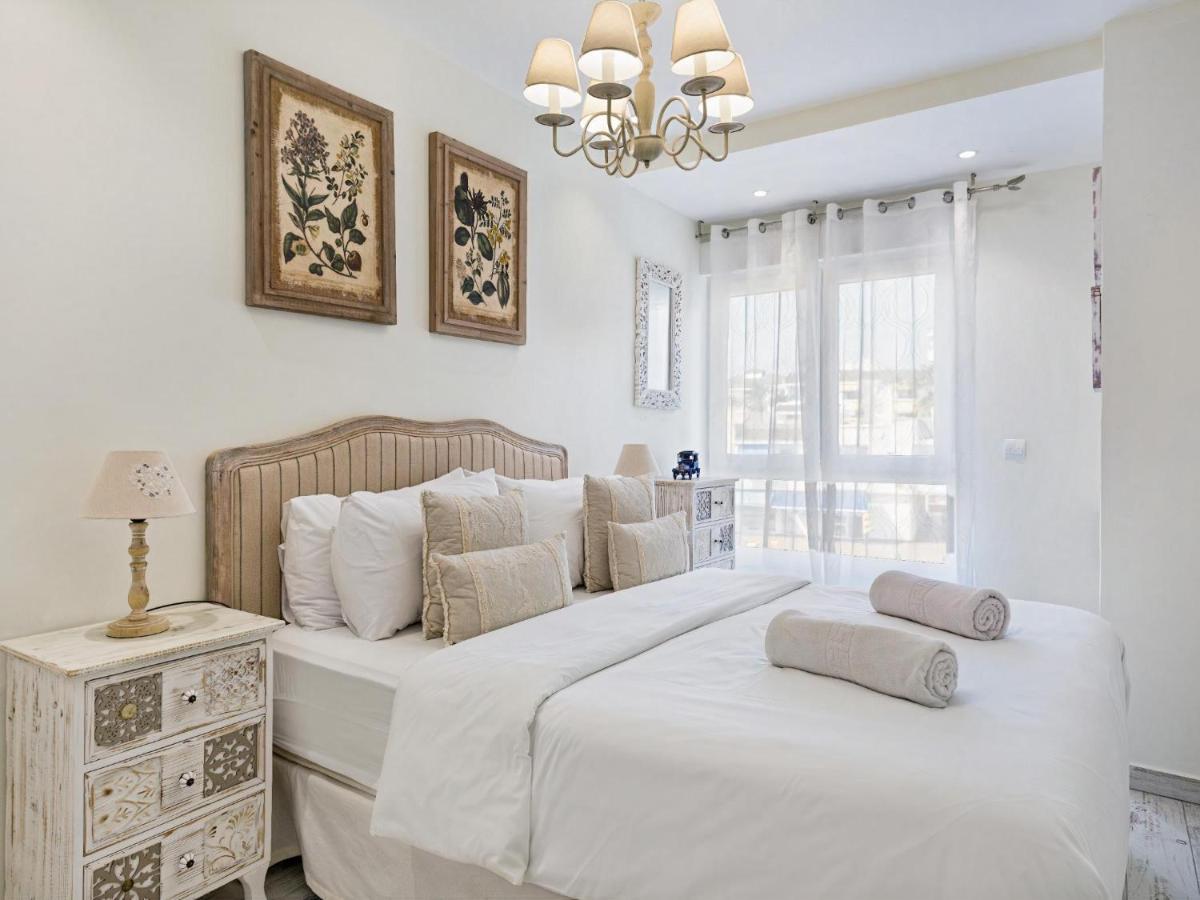 Sitges Spaces Mediterranean Apartments 4 Bedroom, 4 Bathroom, Huge Terrace, Jacuzzi- Sleeps 9 Dış mekan fotoğraf